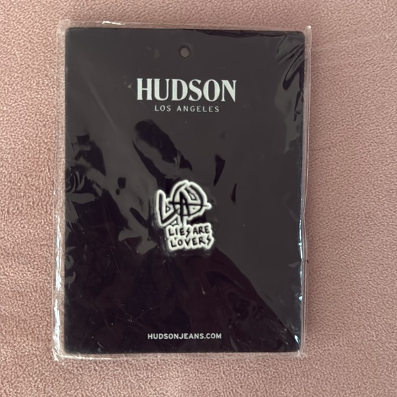 Hudson Jeans Pin - Picture 3 of 3